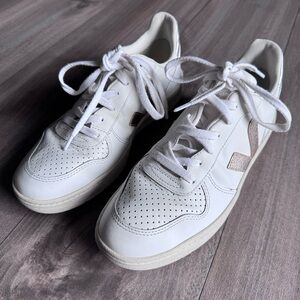 Veja V-10 White Gold Women’s Sneakers Shoes Size 10 White